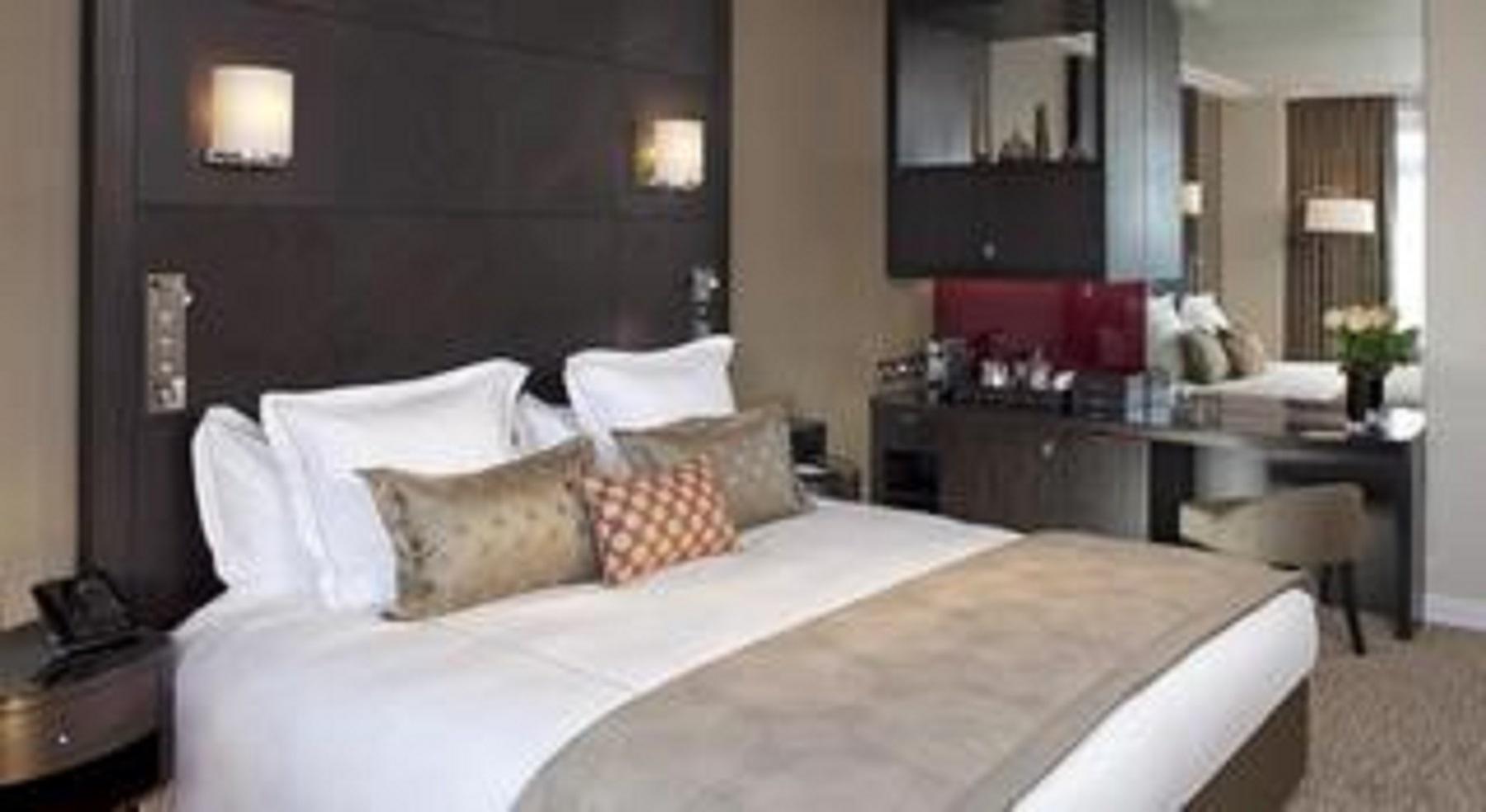 Jumeirah Carlton Tower London Bagian luar foto